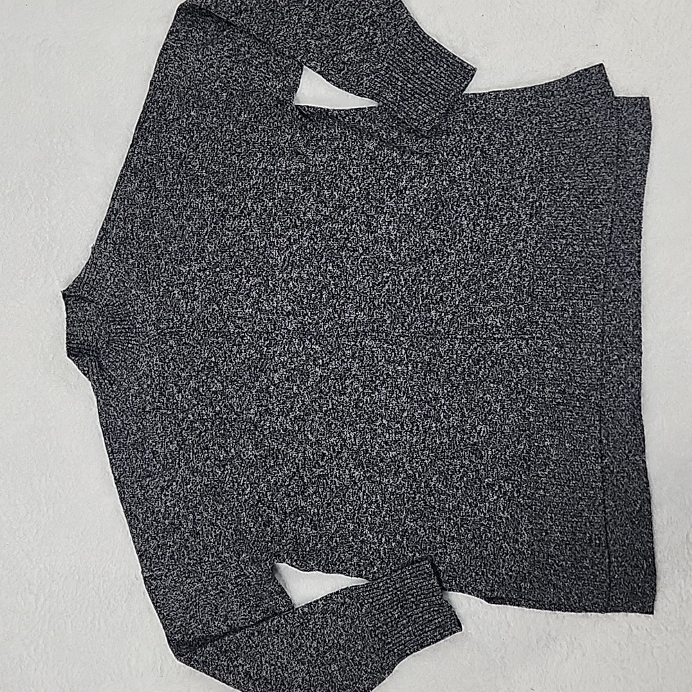 Tahari Long Sleeve Mock Neck Gray Sweater